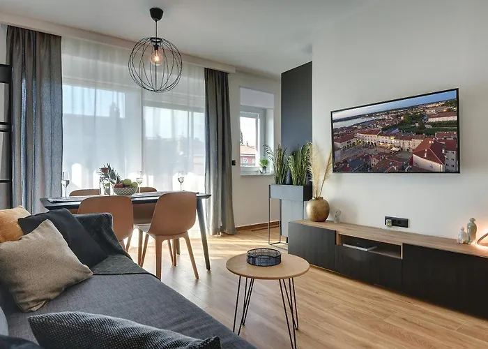 公寓 Giardini Penthouse *