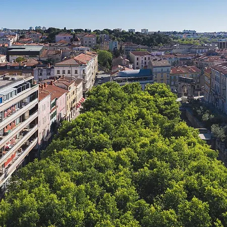 Giardini Penthouse פולה