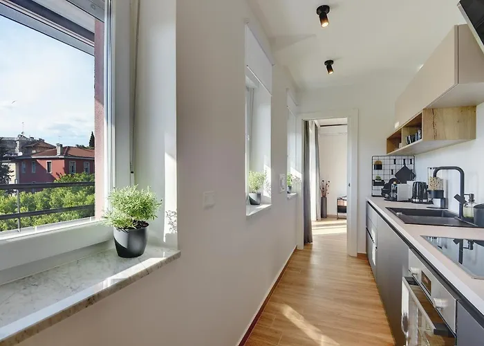 Giardini Penthouse דירה פולה